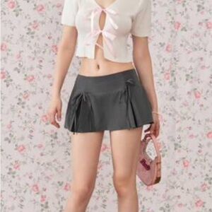 Gray mini skirt with bows